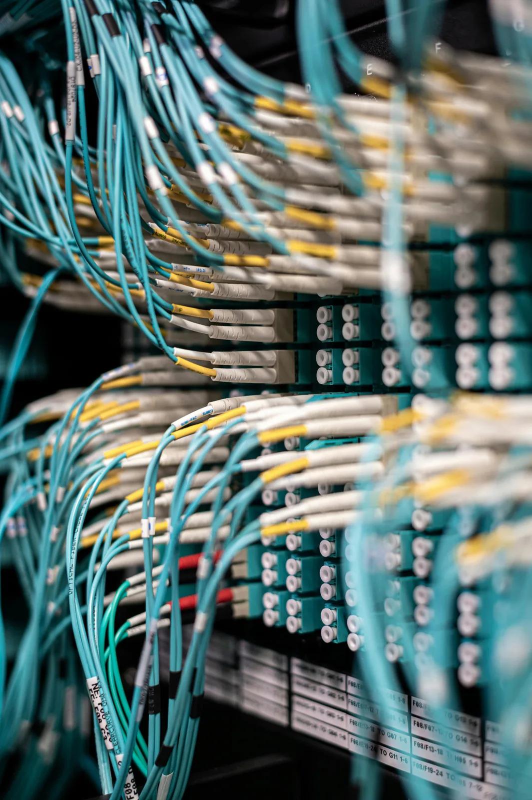 Cableado y equipos de una red de comunicaciones