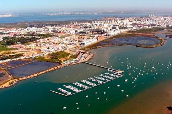 Obras de emergencia en el puerto de Gallineras