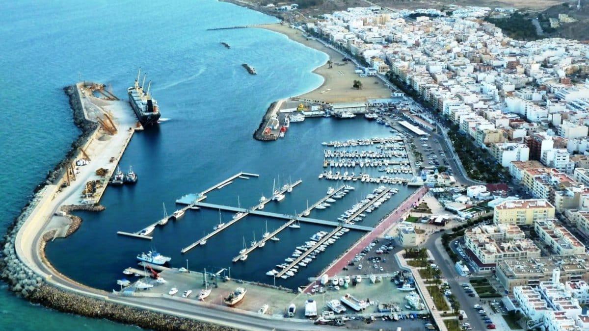 DIRECCIÓN AMBIENTAL DEL MUELLE COMERCIAL DE GARRUCHA (ALMERÍA)