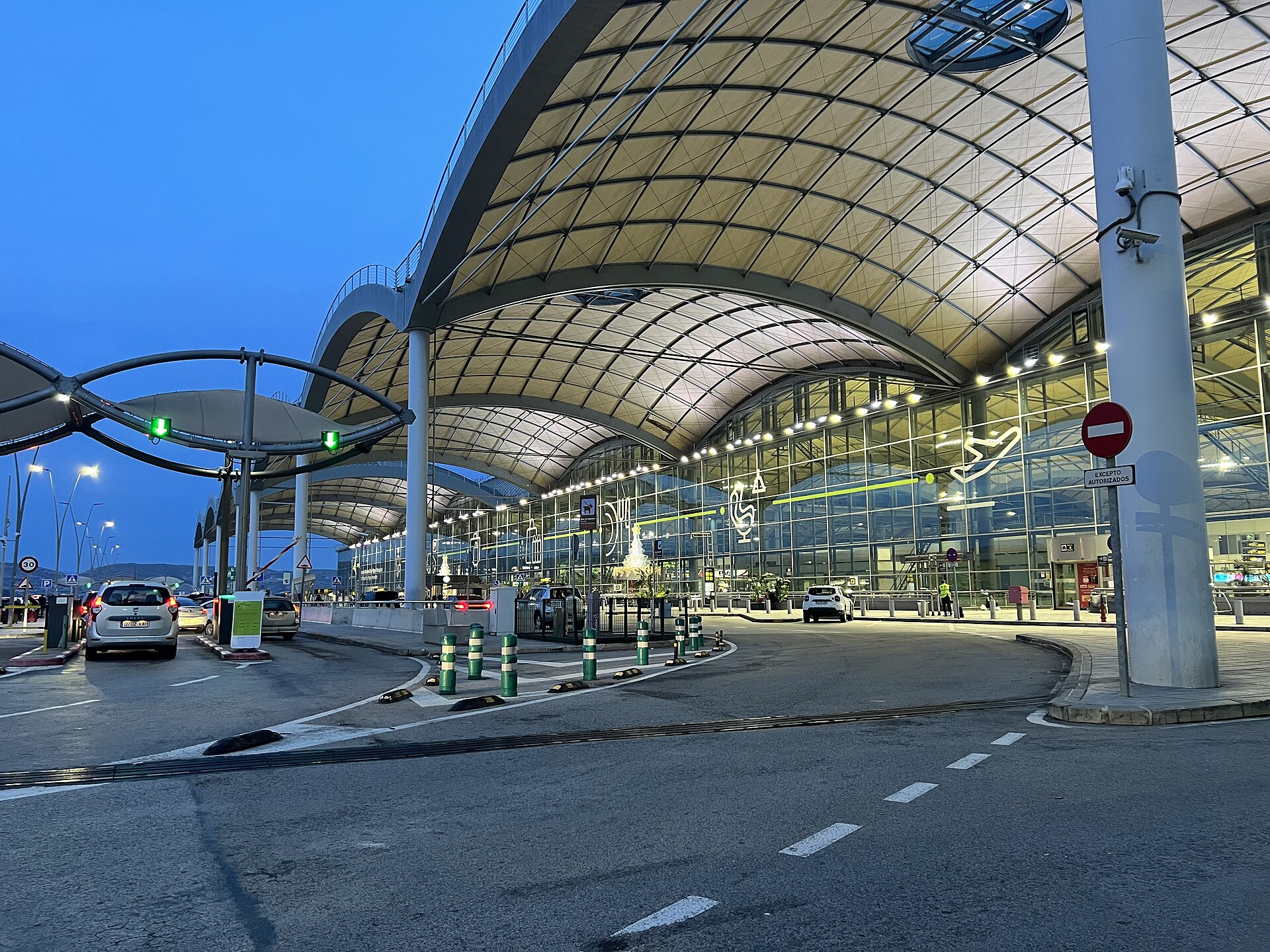 Servicio para el Mantenimiento de los Sistemas De Control Y Automatización de las Instalaciones del Aeropuerto de Alicante-Elche Miguel Hernández