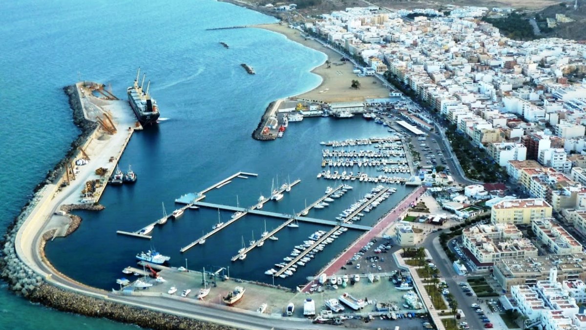 DIRECCIÓN AMBIENTAL DEL MUELLE COMERCIAL DE GARRUCHA (ALMERÍA)